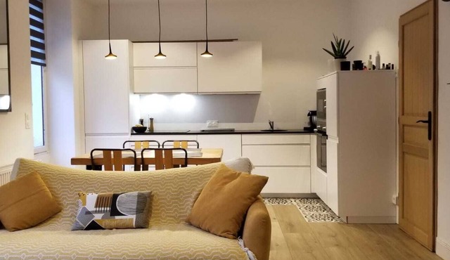 2 bedrooms cosy flat with pretty terrace