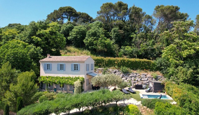 3-bedroom southern-style house with pool and breathtaking views-6 km from Uzès