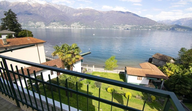 3 bedroom apartment in small residence on the beach