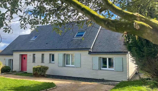 4 bedroom awesome home in Taulé
