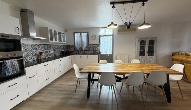 4-bedroom family home with a garden and easy parking, just outside Toulouse