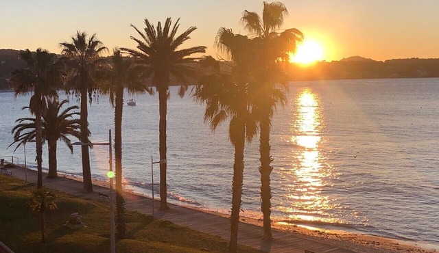 4-room apartment 90 m² + Terrace 17 m². Sea Front, Panoramic Sea View
