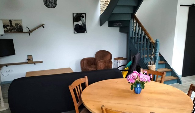 5 minutes from the beaches, pretty renovated house