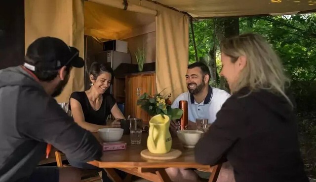 5-person comfort lodge