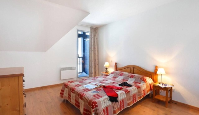 50m from shops, swimming pool, parking, tv, ski locker, 32m², Peyragudes