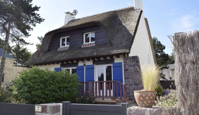 8-person house near the beach with garden in Sables-d’Or-les-Pins | Ref 119