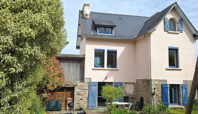 Abordemer, Seaside House with Enclosed Garden, Brittany
