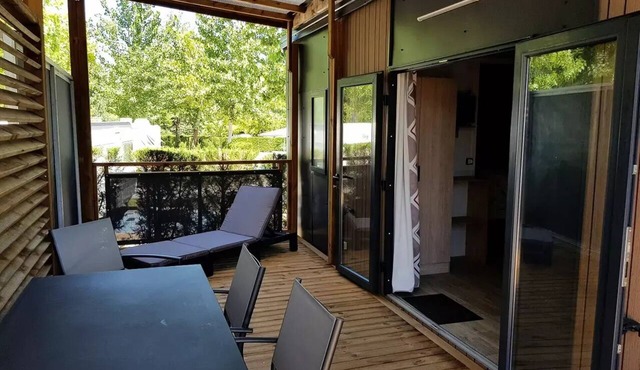 Acacia 3-Bedroom Mobile Home for 4 People, Air-Conditioned + TV, 2 Bathrooms
