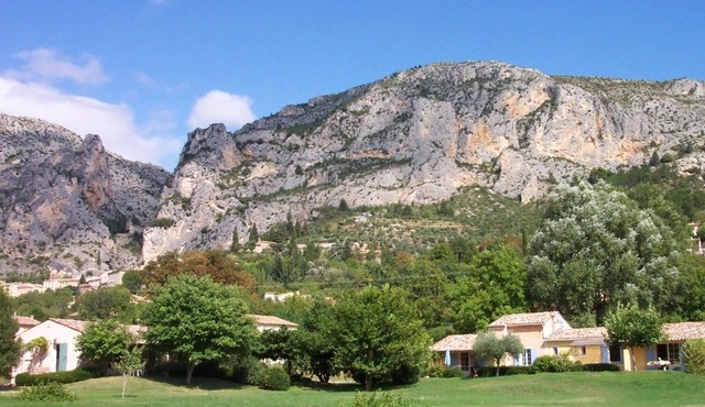 Air-conditioned vacation home 500 from the village in Moustiers Sainte-marie
