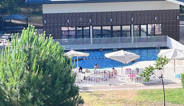Air-Conditioned 2-Bedroom Apartment in Pont du Gard