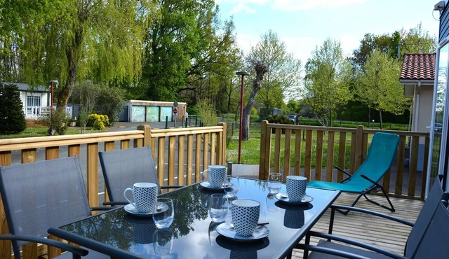 Althéa 3-Room Mobile Home for 4 People, Air-Conditioned + TV, 2 Bathrooms