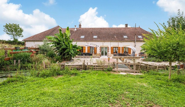 Amazing home in Montigny-les-Monts with WiFi