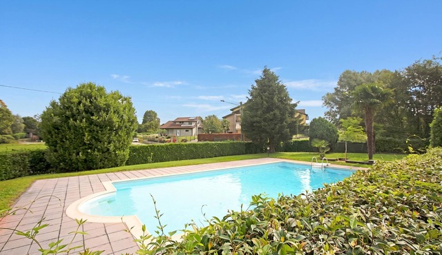 Angera Relax & Pool - Lake Maggiore Retreat, Angera, Italy