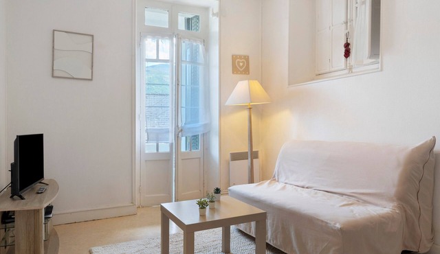 Apartment 'Estaing' with Mountain View, Private Terrace and Wi-Fi