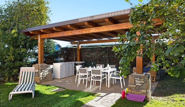 Apartment 'Home Charlene' with Garden and Wi-Fi