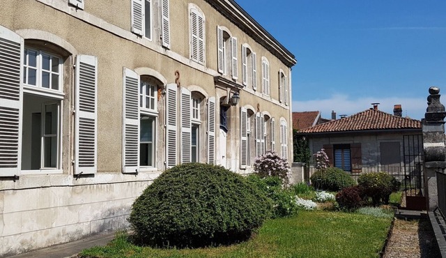 Apartment in family home on the outskirts of Verdun