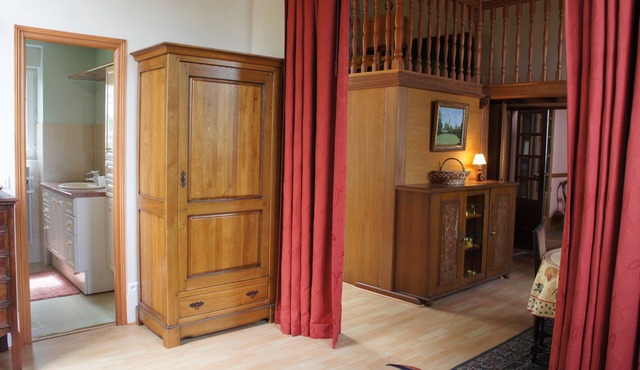 Apartment in the heart of the Parc Naturel des Causses Quercy. Pets welcome!