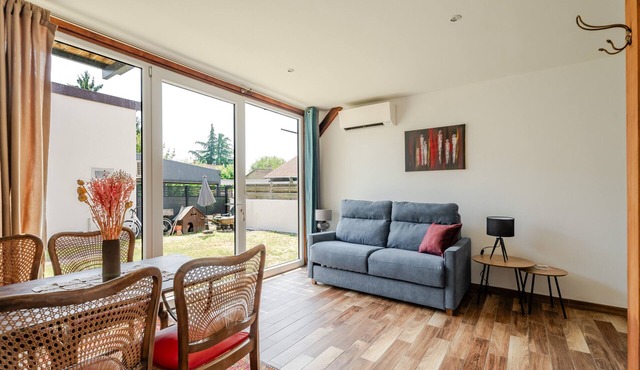 Apartment "L'Hirondelle" with Wi-Fi and Air Conditioning