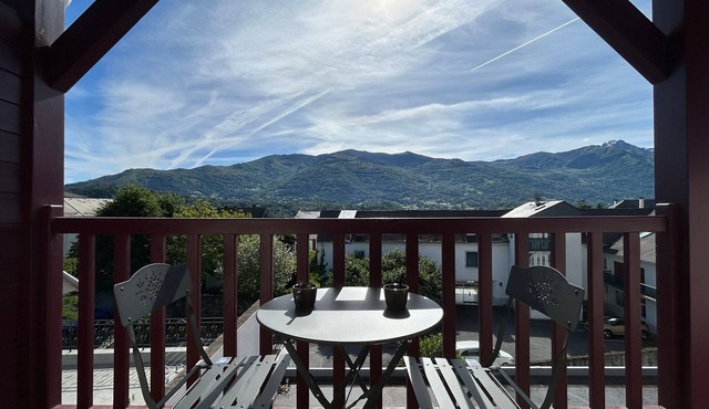 Apartment "Le Balaitous" with Mountain View, Wi-Fi, and Air Conditioning