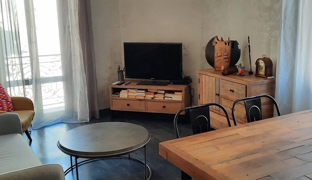 Apartment on the Monaco border a few minutes' walk from the beaches