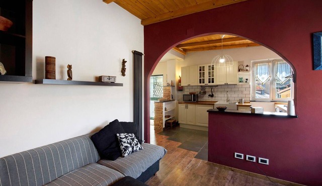 Apartment 'Romantica E Accogliente' with Private Terrace, Balcony and Wi-Fi