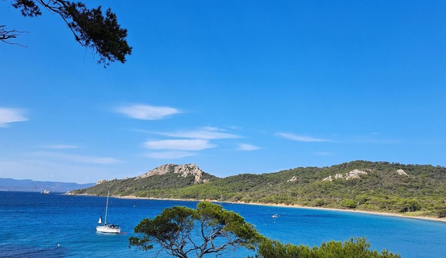 Apartment T2 sea view Porquerolles