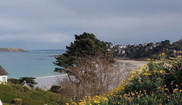 Apartment with balcony SEA VIEW Trestraou beach in PERROS-GUIREC