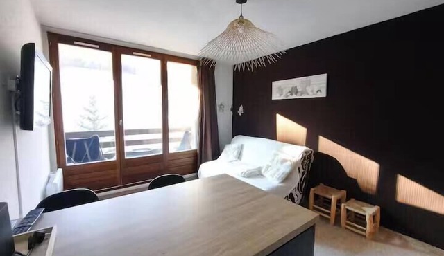 Apartment with Balcony and View in Sauze