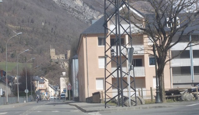 APPART 4/6 2* 400 m from the center TARIF vacances 360 hors V 200 E CURE 540
