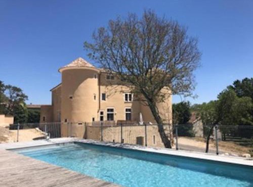 Appartement 2ème étage 4 personnes dans Château avec piscine collective