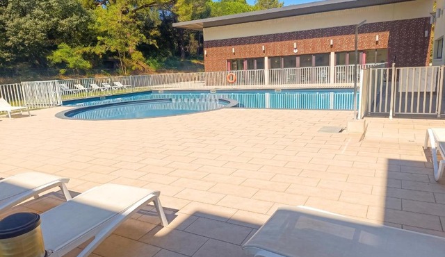 Appartement confortable à Remoulins, 49 m² avec piscine