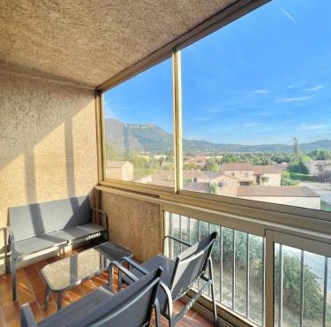 Appartement lumineux les sieyes