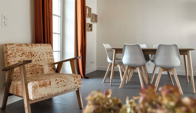 Appartement Pour 4 Personnes Dans Domaine Avec Piscine, Boulodrome et Parc!