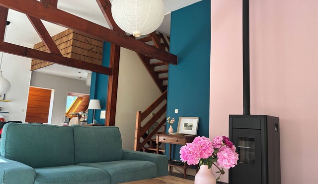 Architect-designed family home with a large garden and a glimpse of the sea over Morlaix Bay