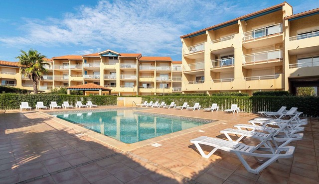 Au Bord de l'eau ! Apt + Accès Piscine Extérieure