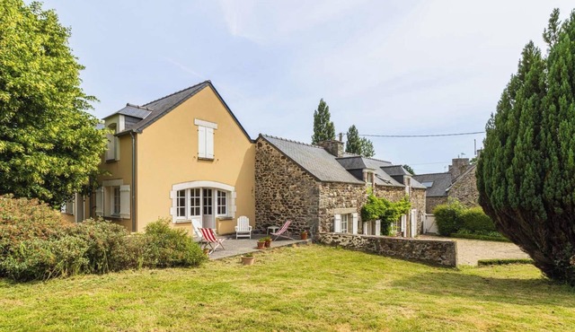 Authentic Breton farmhouse | 8 guests | Ref 307