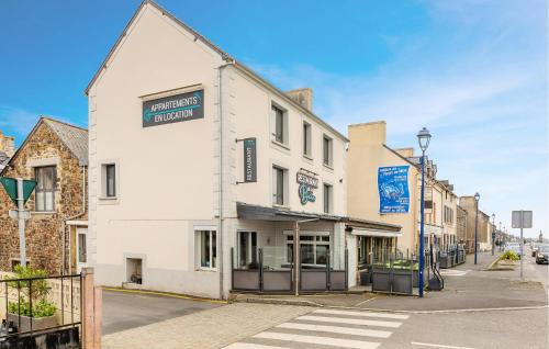 Awesome Apartment In Saint-Benoit-Des-Ondes