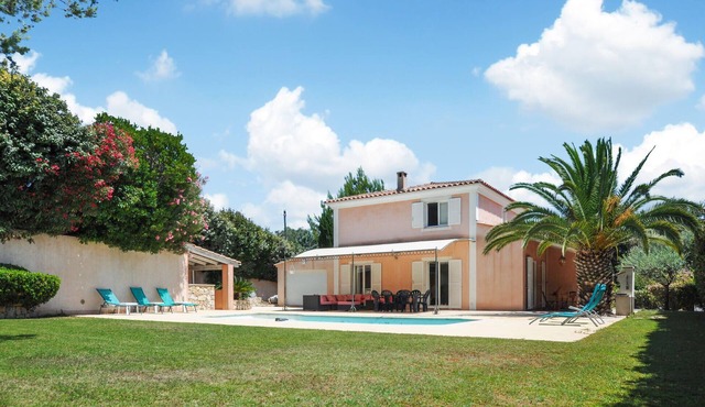 Awesome home in La Roquette-sur-Siagne