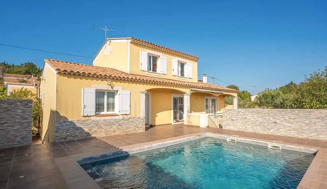 Awesome home in Rochefort du Gard