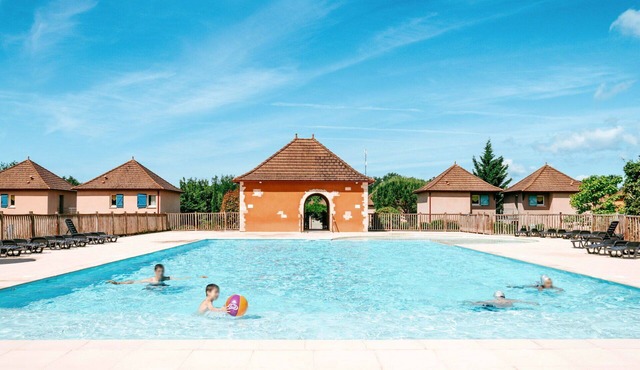 Beautiful apartment for 3 guests with WIFI, pool, TV, terrace, pets allowed and parking