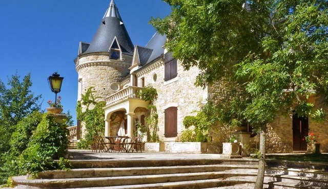 Beautiful Château with Private Pool near Cahors