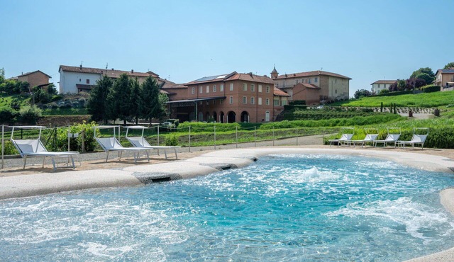 Beautiful private villa with private pool, A/C, hot tub, WIFI, TV, terrace and panoramic view