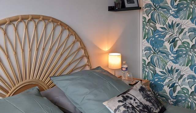 Bed and Breakfast 'Chambre La Houle' with Shared Pool, Shared Terrace and Wi-Fi