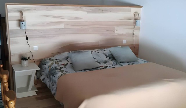 Bed and Breakfast 'Chambre - A La Maison Du Bonheur' with Shared Garden and Wi-Fi