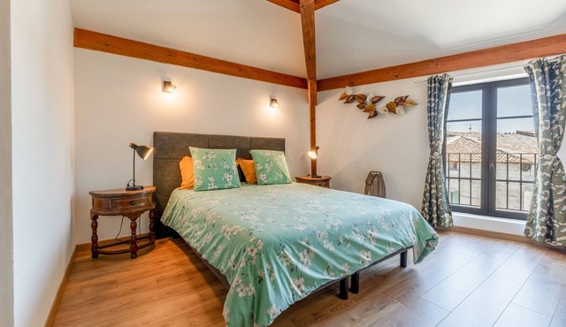Bed and Breakfast 'Chambre Zen' with Wi-Fi and Air Conditioning