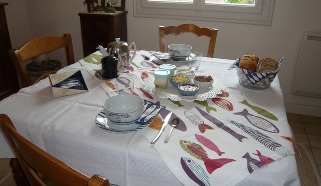 Bed and breakfast in a small listed village on the banks of the Rance near Dinan