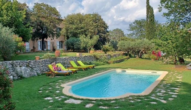 Bed and Breakfast 'La Fenière' with Shared Pool, Shared Terrace and Wi-Fi