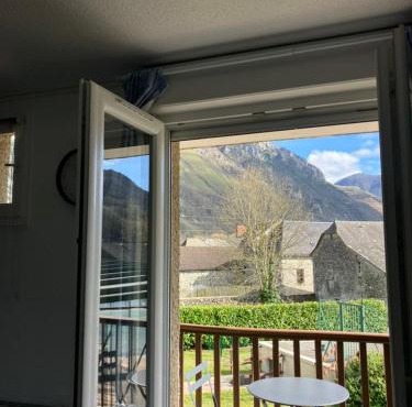 Bielle, pyrénées atlantiques 64260, appartement neuf 38m2 4 pers avec piscine