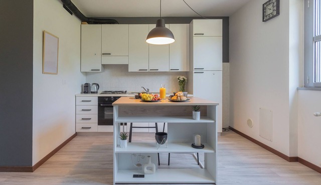Black Loft Como - Studio Apartment, Sleeps 2