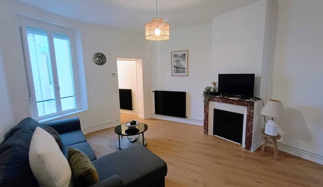 Bright apartment near the city center